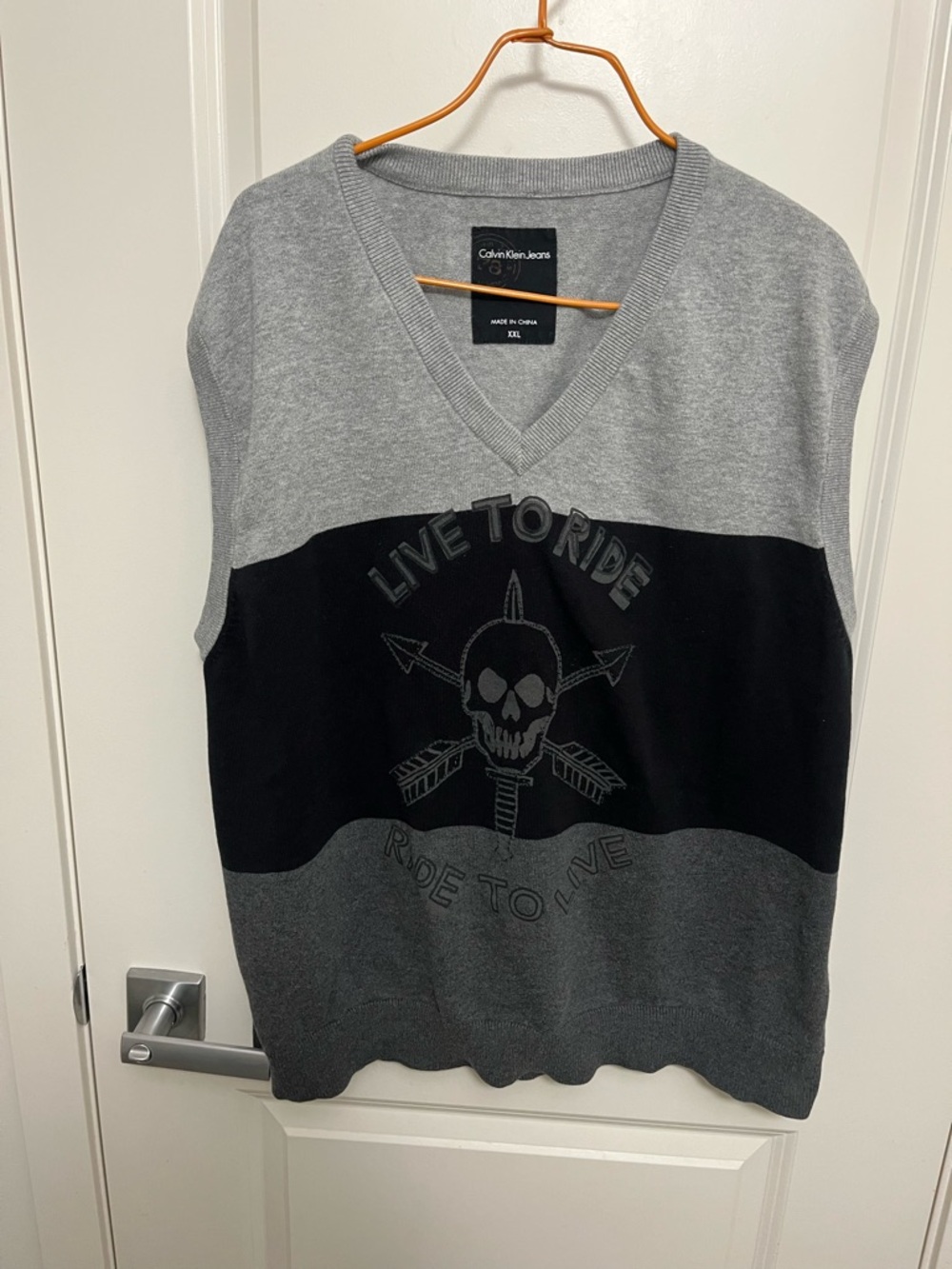 Calvin Klein Men's Knit Grey & Black Skull Graphic Vest in size XXL